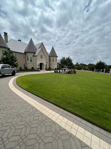 Estate Curb Appeal